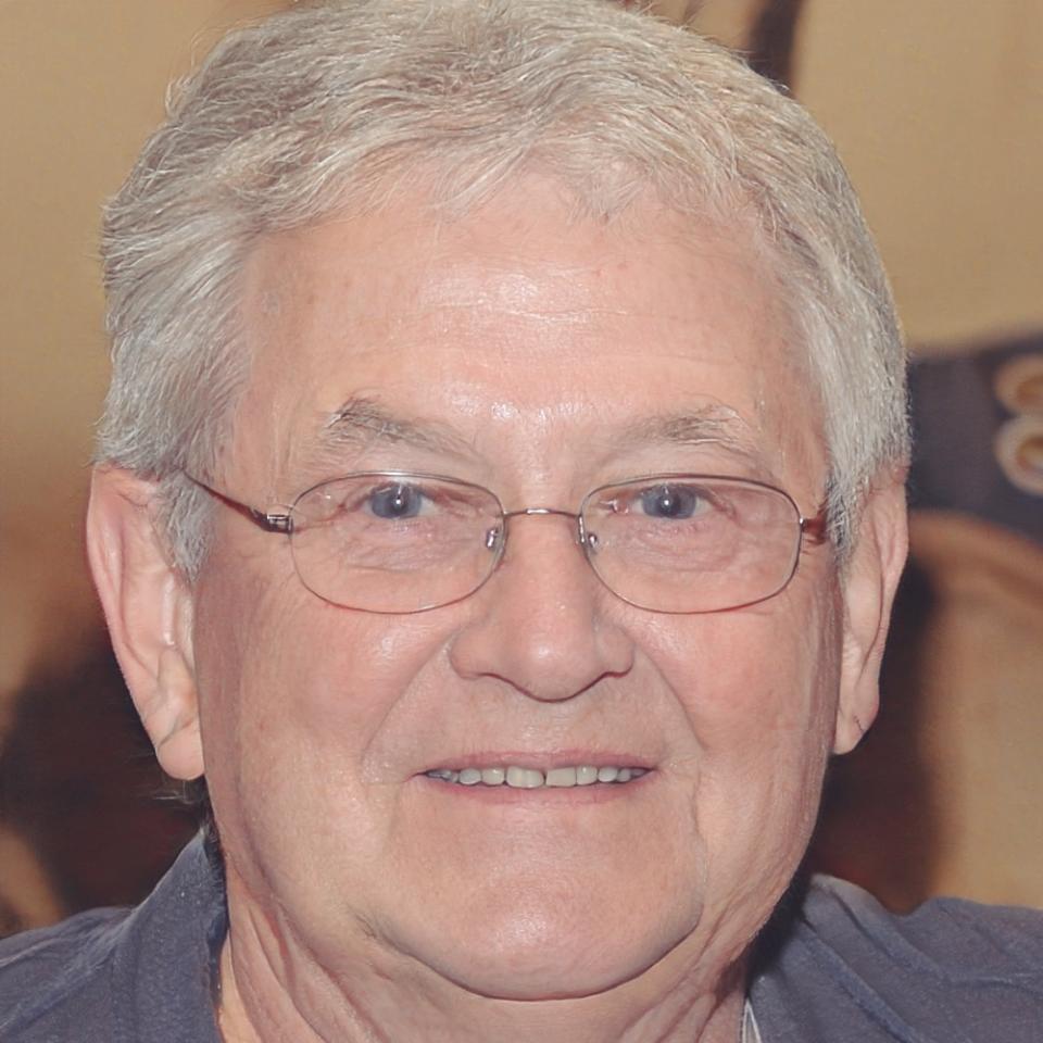 Retrato profesional de Aurelio Mendizábal, instructor senior del programa